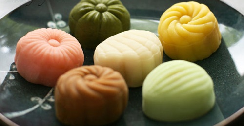 Moon cake: The sweet gift in autumn