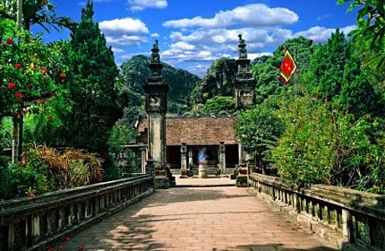 Day Tour to Hoa Lu - Tam Coc