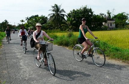 One day cycling to Co Loa Citadel 